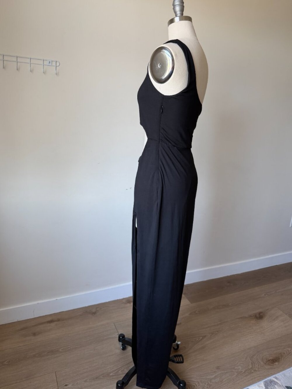 Superdown Black Maxi Dress | One Shoulder Cutout | Size Medium | Formal Evening - Picture 4 of 5
